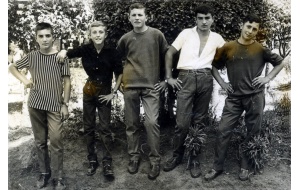 1962 - Cinco amigos en el jardn